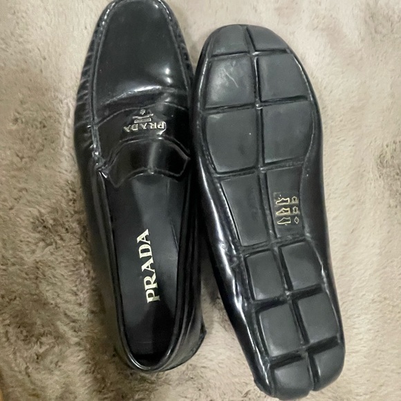 PRADA MENS LOAFER - Picture 2 of 3